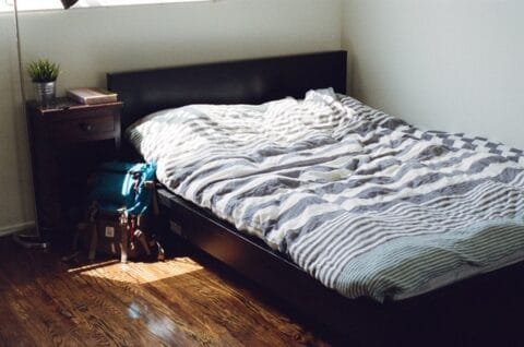 bed-bedroom-room-furniture bed-bedroom-room-furniture